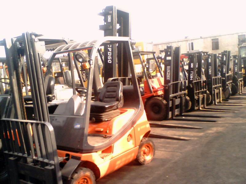 合力1-10叉车 H2000