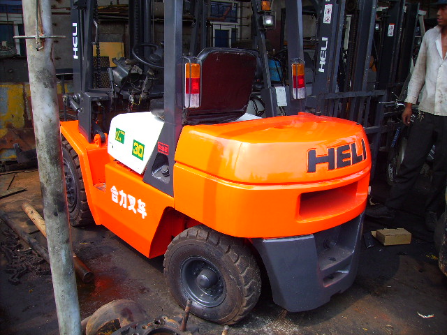 1.5吨电动合力叉车 1.5--2