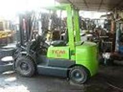 出售二手夹抱叉车，TCM2。5吨柴油叉车 TCM