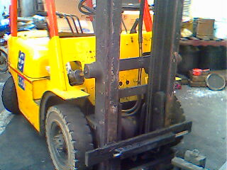 上海玉军：出售新叉车保修1年 各种型号叉车出租