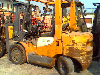 上海玉军：出售各种型号叉车(1-14吨)来电咨询看现货 1-4