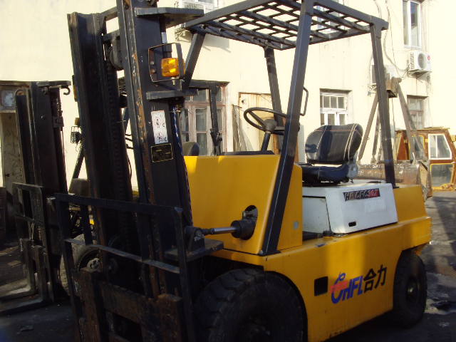 上海最大的叉车市场,欢迎你来选1-42吨各种品牌叉车 合力/杭州/苏州/TCM/大连/靖江/厦门
