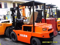 上海金龙：二手转让2006年产杭叉1.5吨电动叉车,九成新,欢迎订购. CPCD15HA H2000