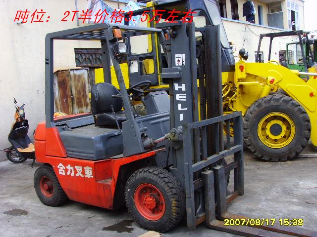 供应各种进口,国产二手叉车。品牌：合力，杭州，靖江，上海，天津，大连，尼桑，小松，丰田，TCM CPCD1-CPCD10 TCM3T