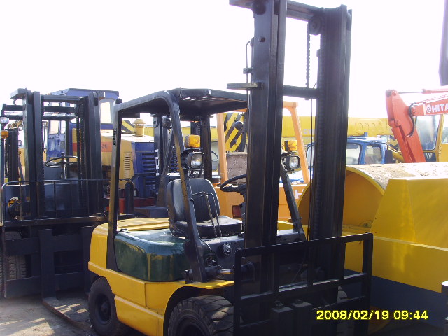 转让二手叉车1-42吨柴油叉车，集装箱叉车，夹抱叉车，堆高机，1-3吨电动叉车 杭州，合力，苏州，大连，靖江，厦门，，TCM，丰田，小松，林德等。