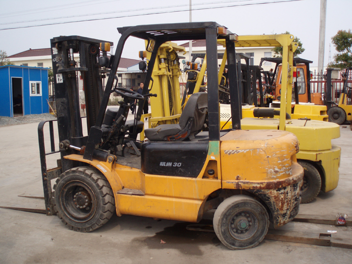 上海盛达:求购1-25吨闲置，报废叉车 价格高讲信誉 各款