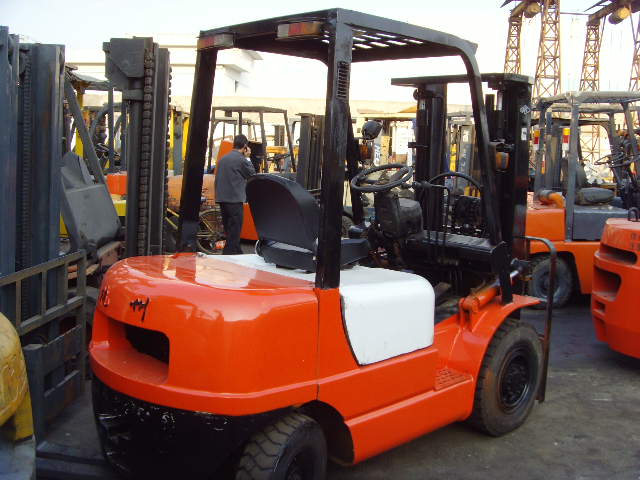 上海盛达:现有几台叉车低价转让 叉况好 低价格