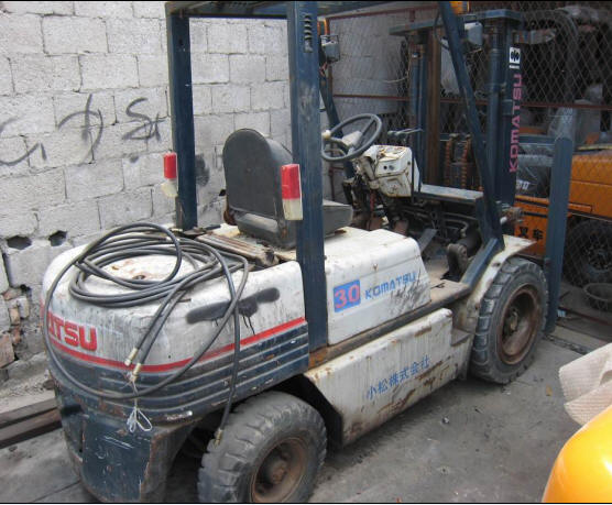 福建天力：小松叉车 3T