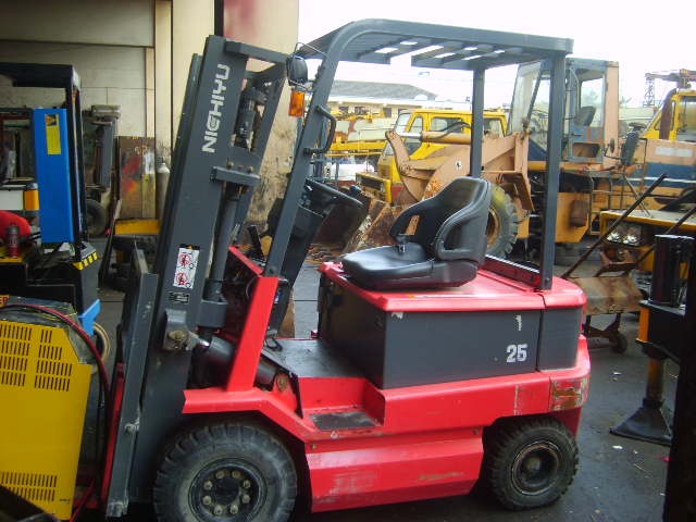 出租全新进口2.5吨电动叉车 FB25P-75-300