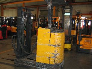 上海金玖：小松1.5吨电动前移式叉车 小松FB15RL