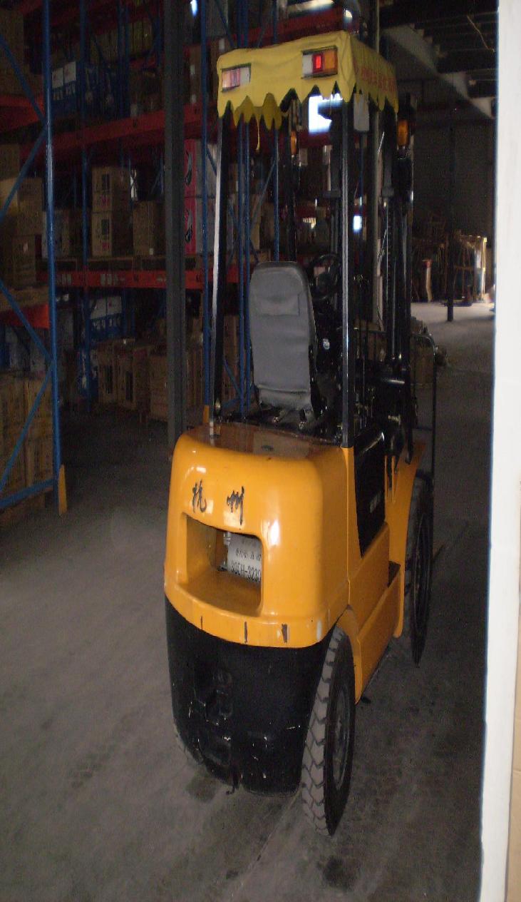 08年出厂，杭州3吨叉车 30HB