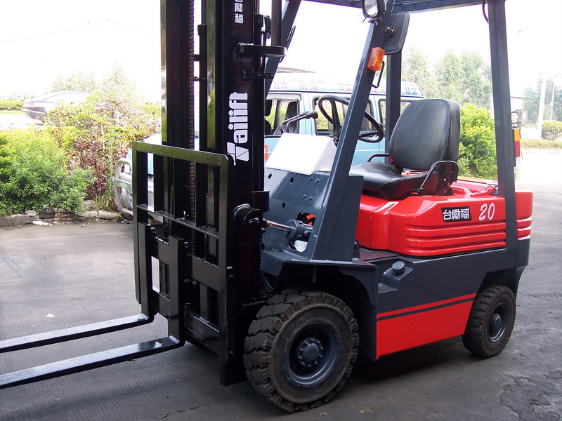 台励福叉车 FD20