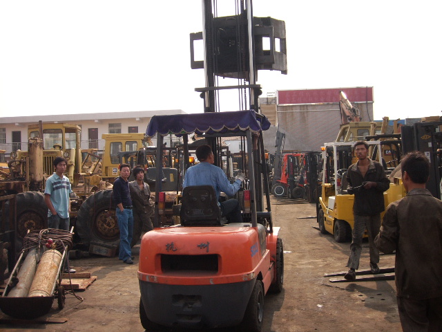 供应二手抱夹叉车[圆夹抱叉车,平夹抱叉车都有] CPCD30