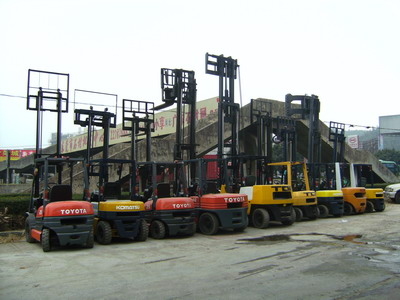 进口、国产叉车 1-15吨叉车_中国叉车网(www.chinaforklift.com)