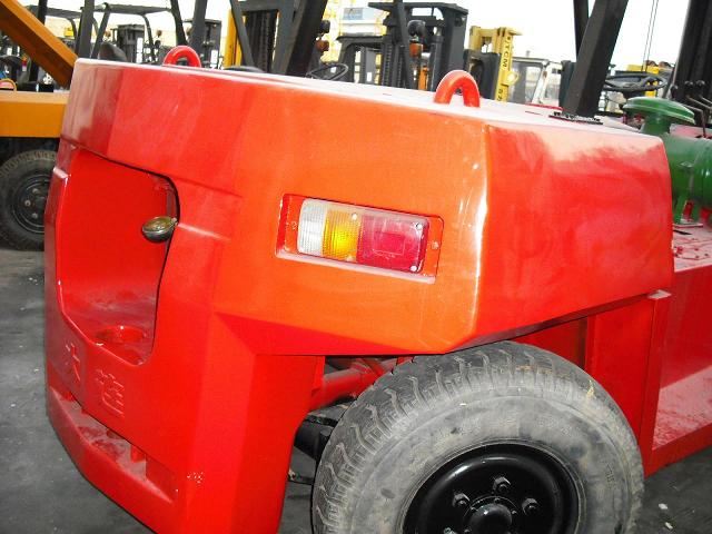 合力2.5T带中缸侧移叉车 CPCD10T