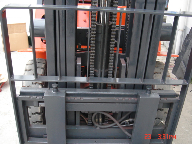 尼桑叉车2.5T全自由提升4.3米 FJ02A25U