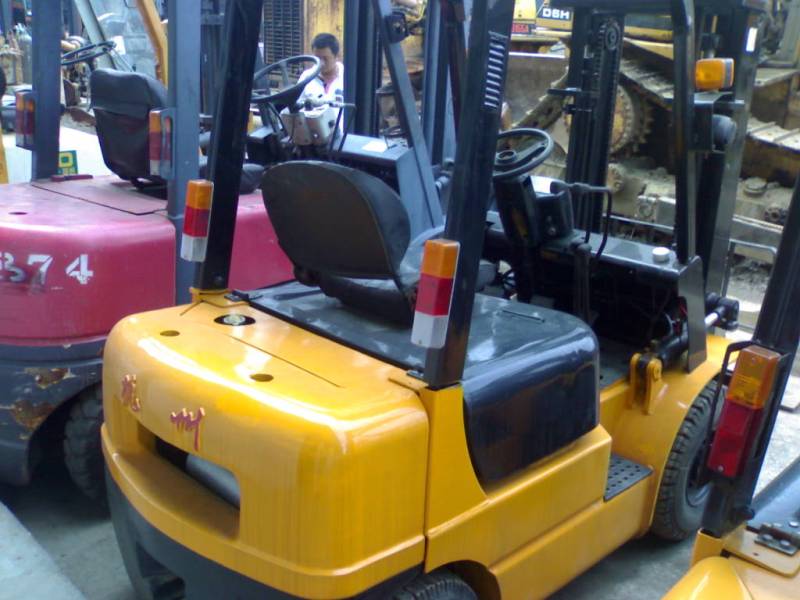 梁珍焱长期租售二手叉车:杭州叉车 3T