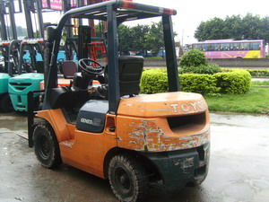 丰田7FD30二手叉车 TOYOTA 7FD30