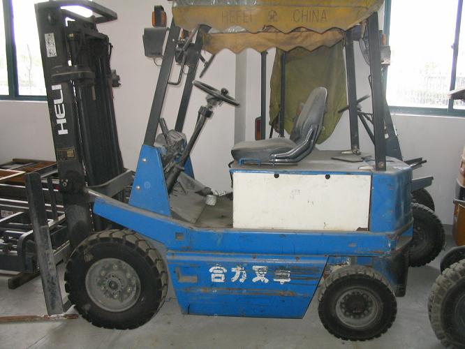 甘肃二手叉车市场 二手合力2吨电动叉车 2.5T