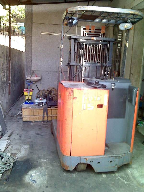 二手小松电动叉车 2吨