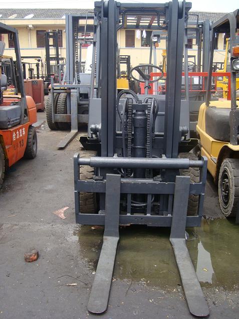 低价供应二手国产集装箱叉车 3吨叉车价格 柴油叉车 3T