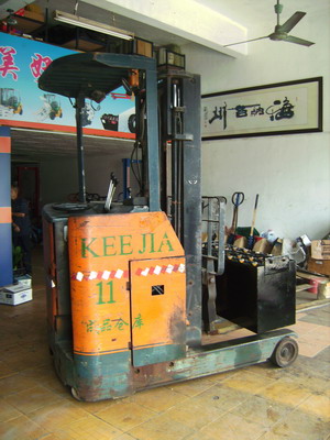 丰田1.8吨前移式电瓶叉车 TOYOTA 5FBR18