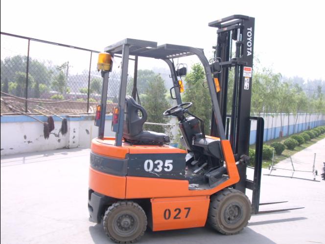 和盛兴行：1.5T电动平衡重叉车027# 5FB15