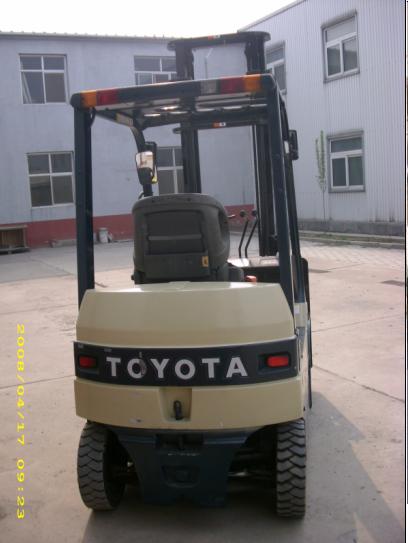 丰田电动平衡重式叉车（91#） 7FBL10