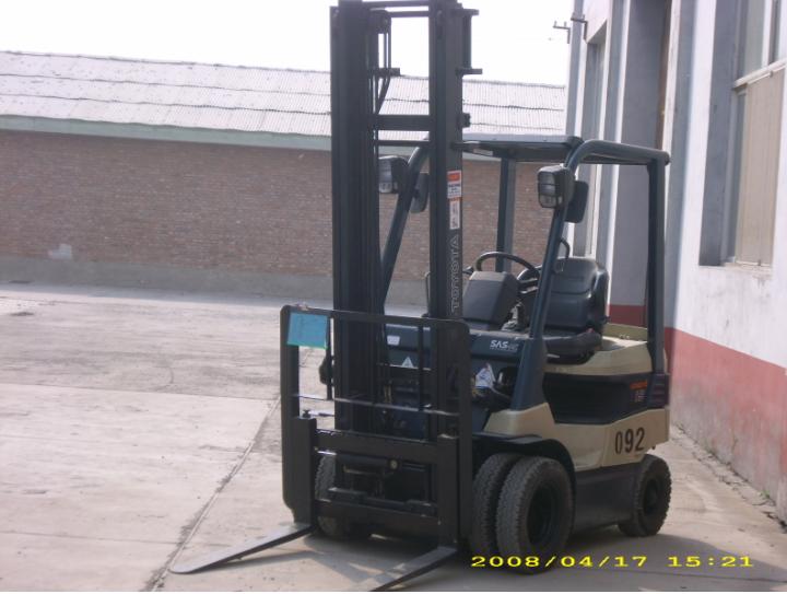 092#-丰田电动平衡重叉车 7FB15