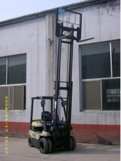 092#-丰田电动平衡重叉车 7FB15