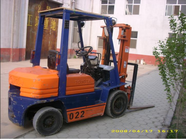 丰田2.5T内燃叉车 021# 5FD25
