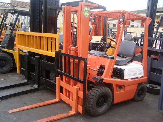 陕西叉车供应商 进口叉车低价转让 小松3吨柴油叉车 3T