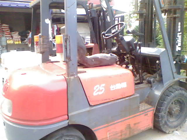 台励福叉车 FD25