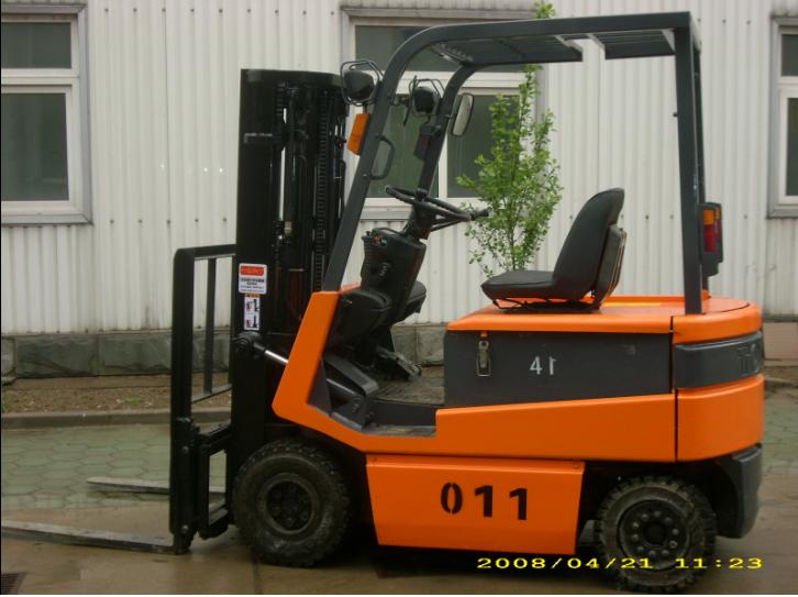 011#-丰田电动平衡重叉车 5FB20