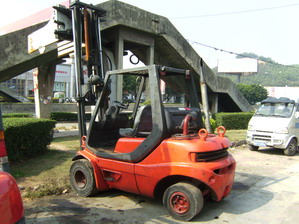 二手林德抱夹车3T Linde H30D