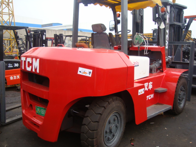 TCM叉车供应商最新提供 TCM7吨柴油叉车 7T