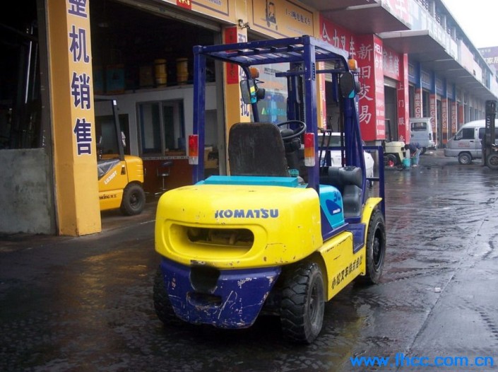 小松2.5吨二手叉车 FD25