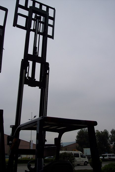 二手丰田叉车7FD25三节4.7m 7FD25