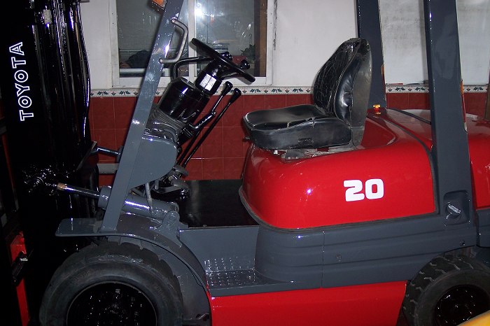 丰田2吨二手叉车 6FD20 6FD20