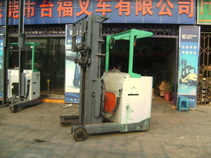前移式电动堆高车 神钢SHINKO 6FBRM202_中国叉车网(www.chinaforklift.com)