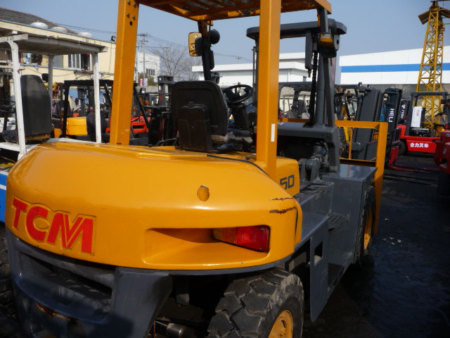 转让一台5吨全新TCM叉车，使用107小时，手续全 FD50