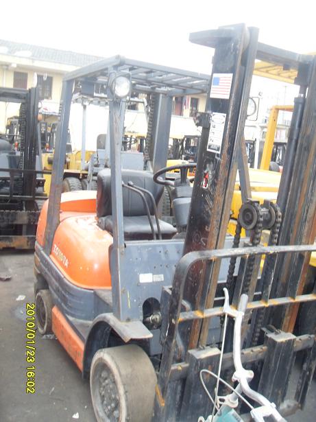 新疆二手进口原装丰田2.5吨柴油叉车 丰田叉车价格 2.5T