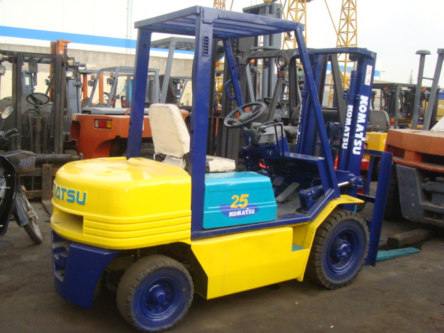 上海二手电瓶四轮叉车 1.5T