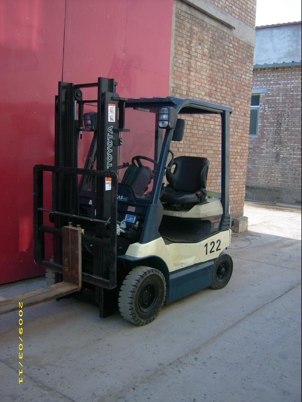 座驾式电动叉车（122#） 7FB15