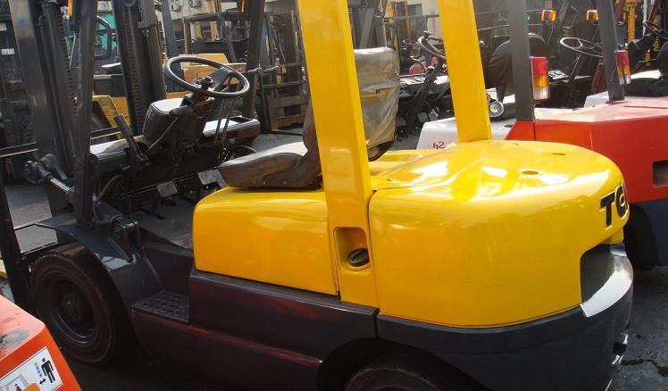 转让tcm3吨二手柴油叉车 CPCD30