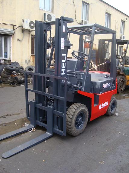 进口叉车公司 二手林德叉车 柴油叉车低价供应 2T