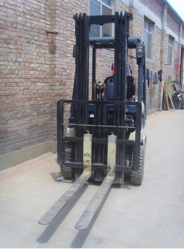 丰田电动平衡重式叉车（166#） 7FB15