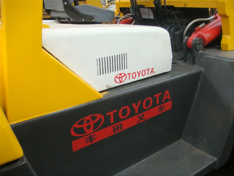 丰田TOYOTA 10吨二手叉车 FD100