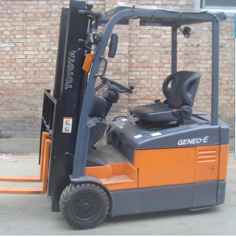 丰田三支点电动叉车（179#） 7FBE15