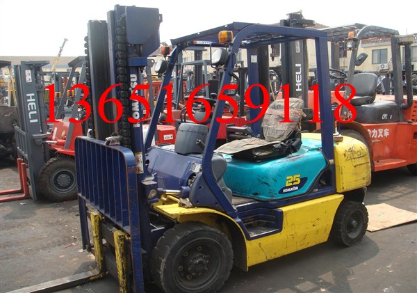 供应小松2.5吨二手叉车，二手工程机械市场 FD25